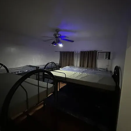 Estrella Rooms & Bunk Beds